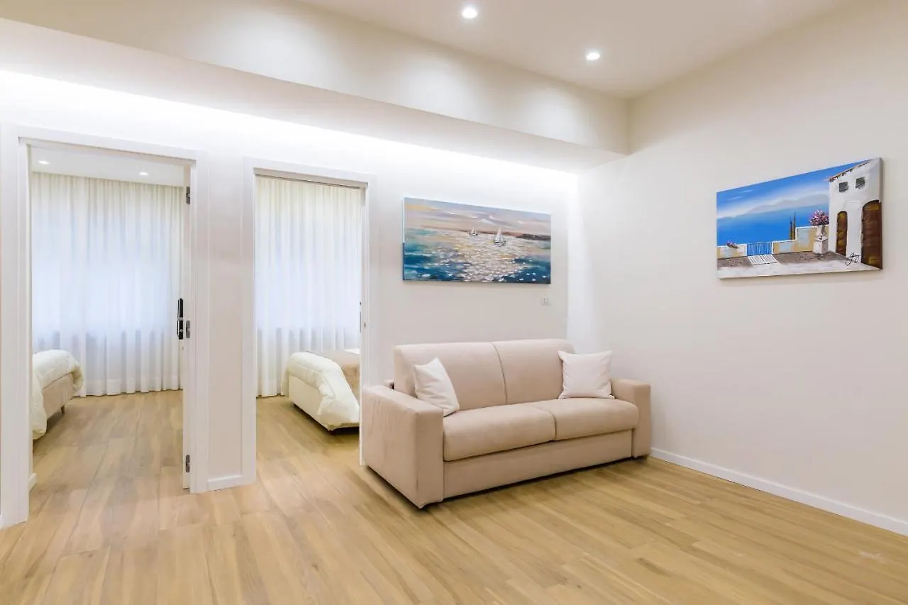 Apartmán Style Houses In Naples By Wonderful Italy